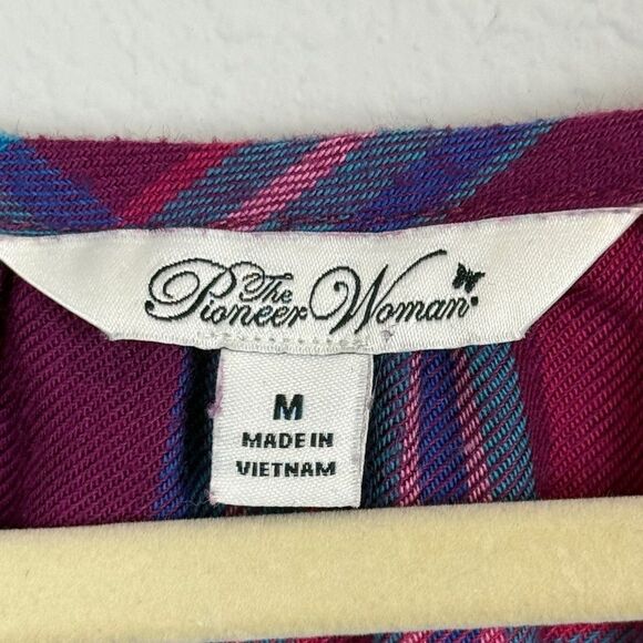 The Pioneer Woman Flannel Embroidered Sleeve Top M - Picture 2 of 8